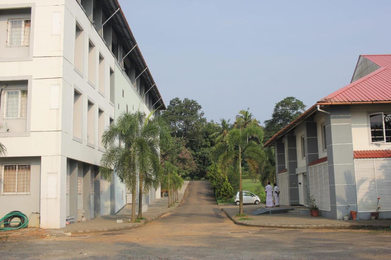 Hotel Angamaly Convention Centre Kochi Zewnętrze zdjęcie