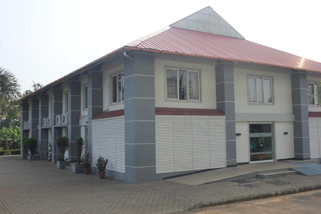 Hotel Angamaly Convention Centre Kochi Zewnętrze zdjęcie