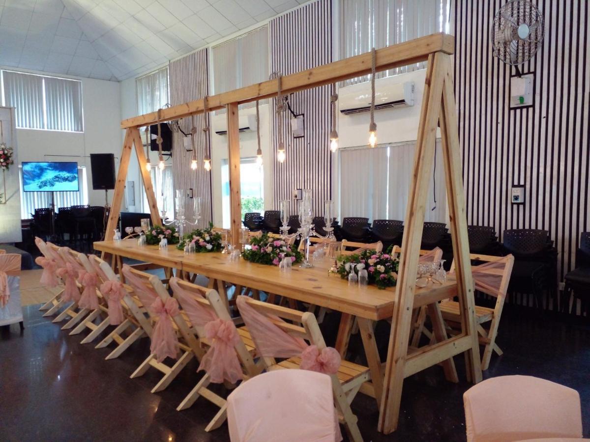 Hotel Angamaly Convention Centre Kochi Zewnętrze zdjęcie