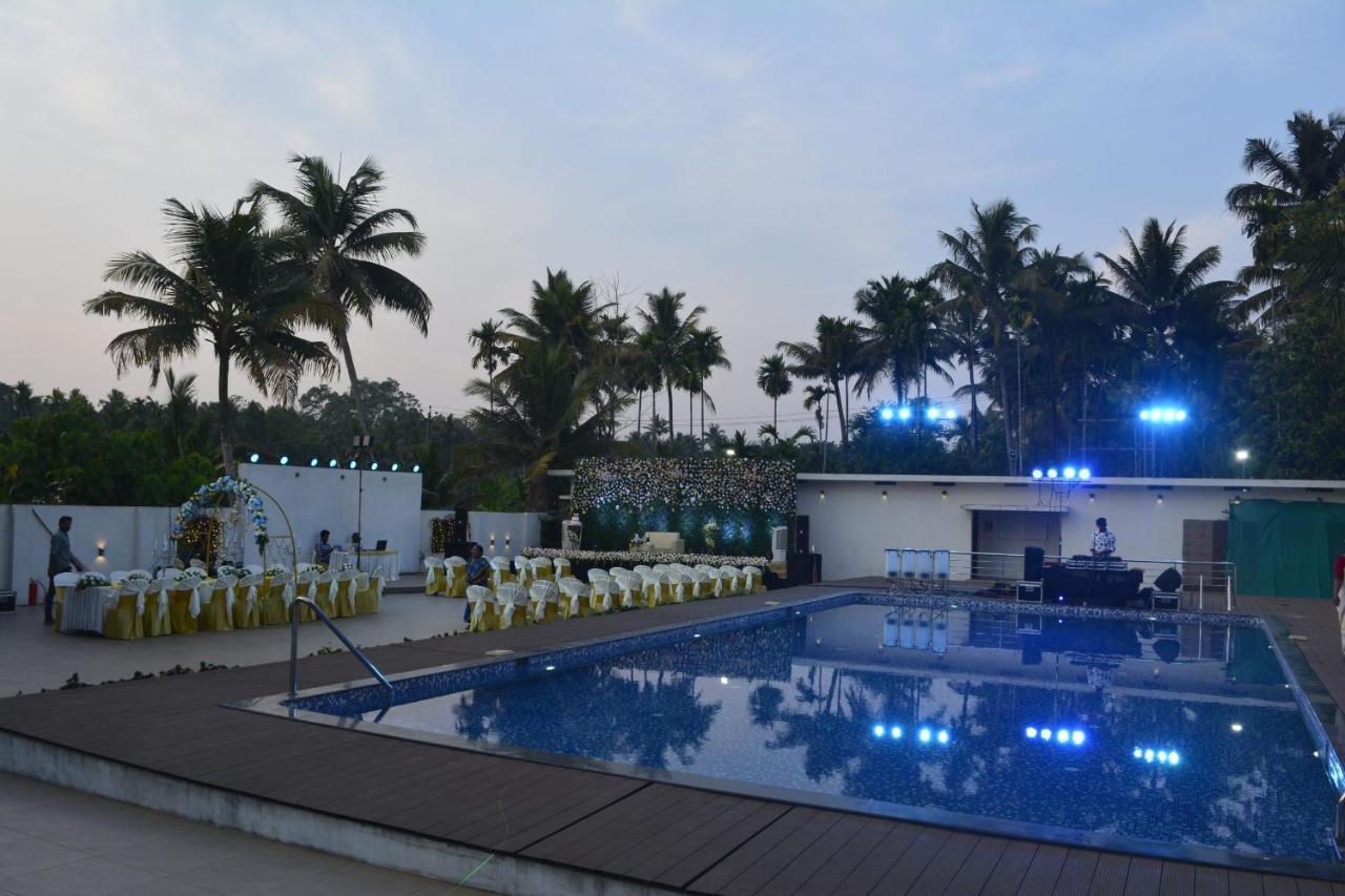 Hotel Angamaly Convention Centre Kochi Zewnętrze zdjęcie
