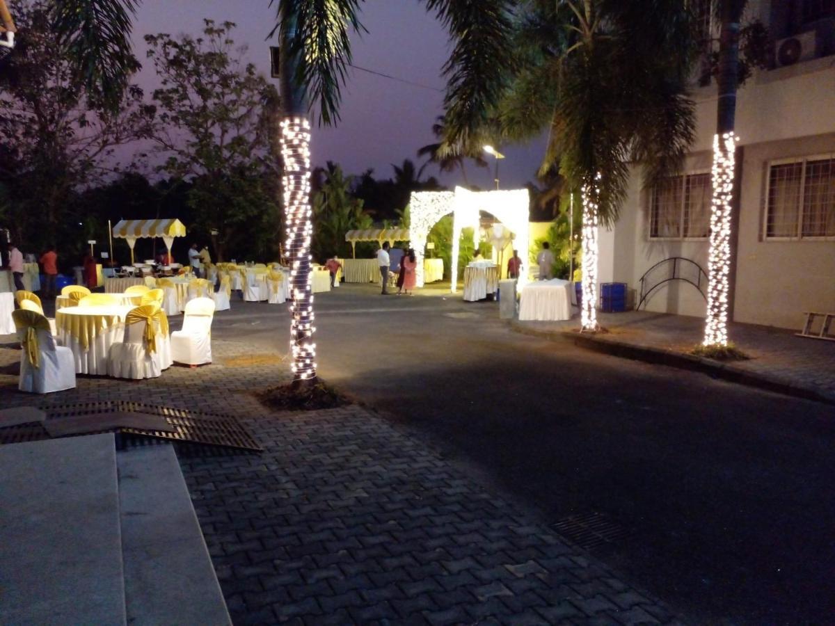 Hotel Angamaly Convention Centre Kochi Zewnętrze zdjęcie