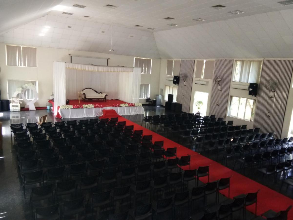 Hotel Angamaly Convention Centre Kochi Zewnętrze zdjęcie