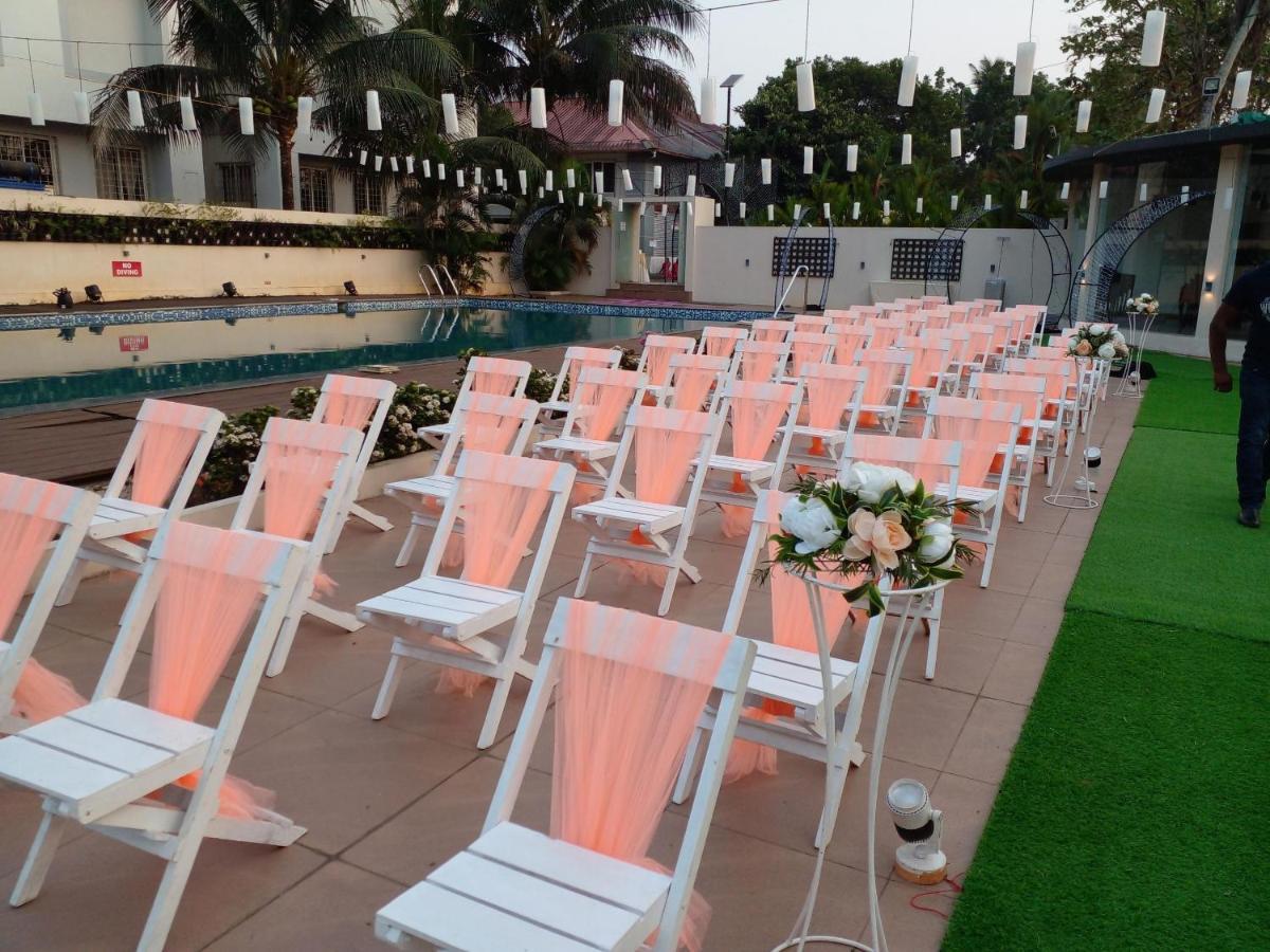 Hotel Angamaly Convention Centre Kochi Zewnętrze zdjęcie
